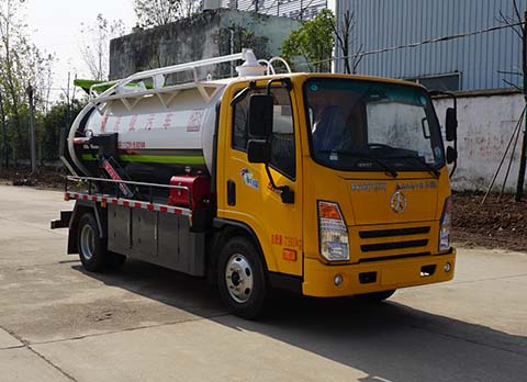 大運    清洗吸污車