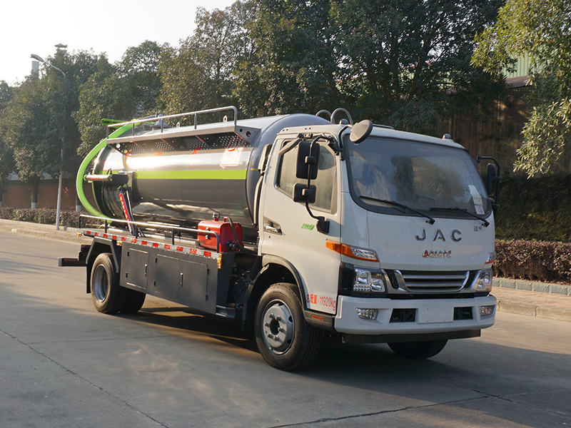 江淮  8方  吸污車